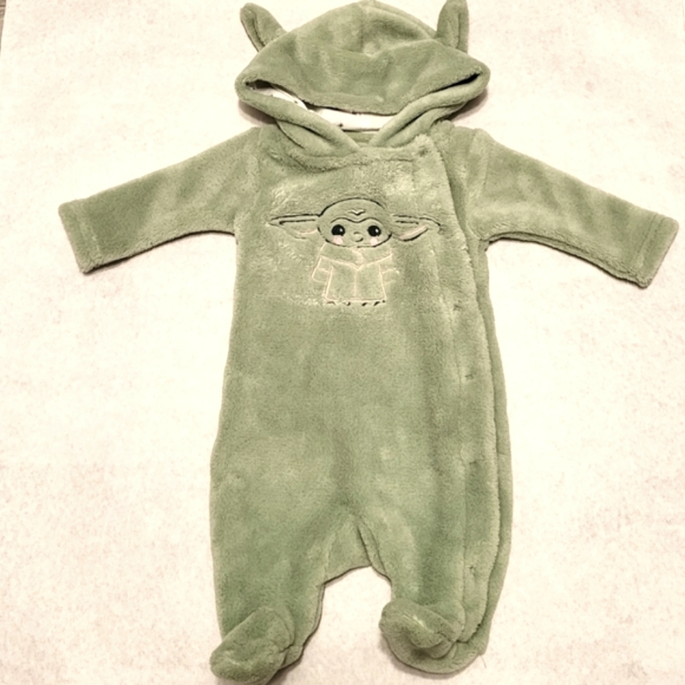 Star Wars Yoda green plush pram/footie
